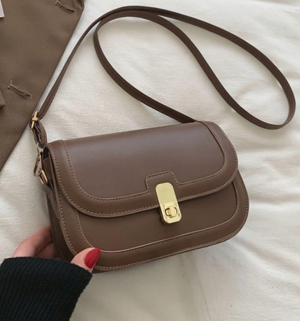 TOREBKA DAMSKA BRĄZOWA CIEMNA SKÓRZANA NA RAMIĘ LISTONOSZKA PASEK EKO D08