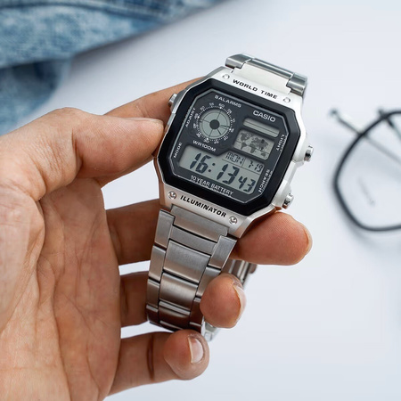 Zegarek męski CASIO AE-1200WHD-1AVDF Cyfrowy Srebrna bransoleta Retro