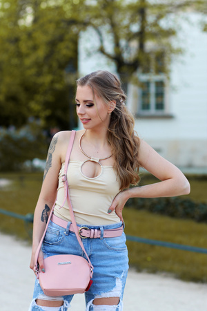 Pudrowo- Różowa Mała Damska Torebka Skórzana Pasek Beltimore N22 : Kolory - Różowy