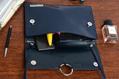 Granatowa Oryginalna Damska Torebka Kopertówka Na Pasku Usztywniana W63 : Kolory - Granatowy