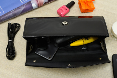 Czarna Lakierowana Damska Torebka Wieczorowa Kopertówka Beltimore M78 : Kolory - Czarny