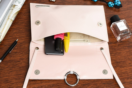 Różowo- Srebrna Oryginalna Damska Torebka Kopertówka Na Pasku Usztywniana W63 : Kolory - Różowy