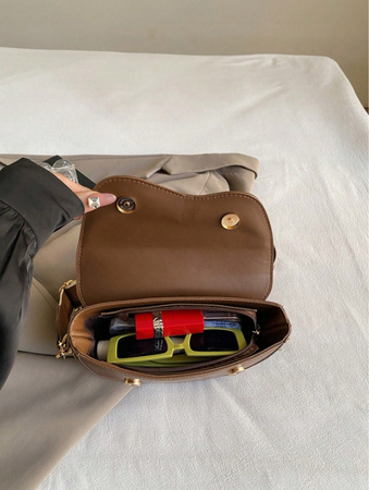 TOREBKA DAMSKA LISTONOSZKA CIEMNO BRĄZOWA SKÓRZANA NA RAMIĘ DWA PASKI D10