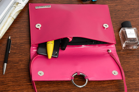 Różowa Oryginalna Damska Torebka Kopertówka Na Pasku Usztywniana W63 : Kolory - Różowy